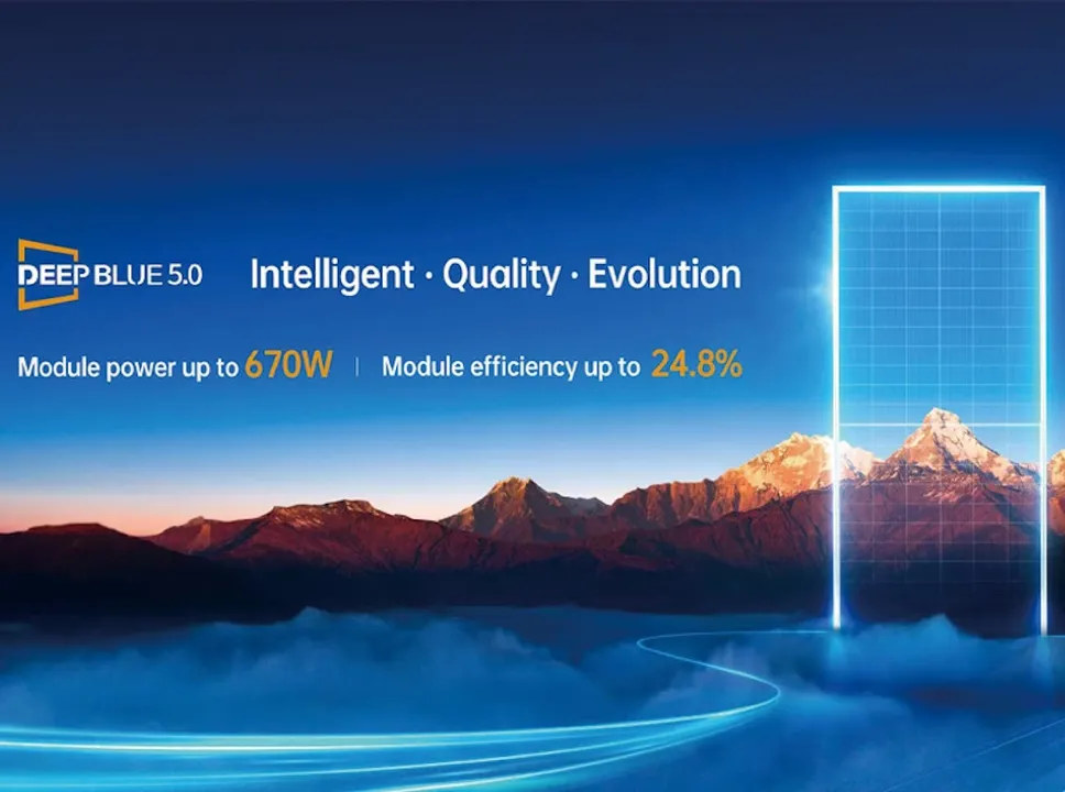  DeepBlue 5.0 integrates Bycium+ 5.0 cell technology, optimizing light absorption and achieving an ultra-high open-circuit voltage of 749 mV. Image Source: JA Solar 