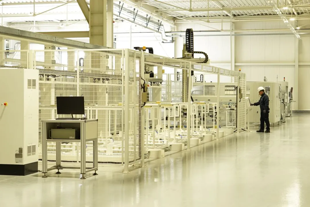  Brite Solar’s panels improved energy efficiency, regulated light, and supported crop growth while ensuring precise and high-quality manufacturing. Image Source: Brite Solar 