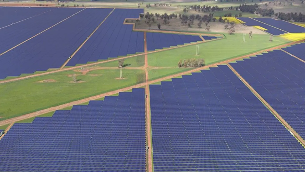  The hybrid facility will have a 243 MW solar PV system and a 2.4-hour LFP battery storage  Image Source: Gentari 