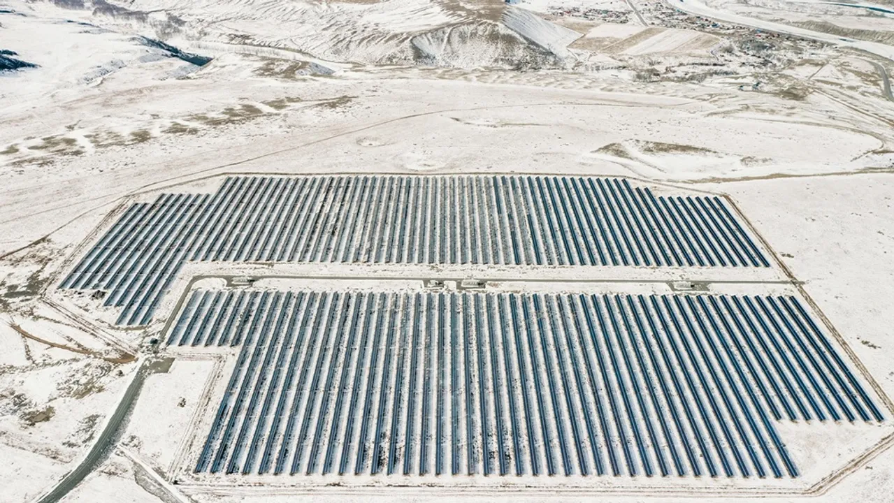  NYSERDA prepared a 12 MW solar project at Benson Mines, with CleanCapital set to power 3,000 homes using a former iron ore tailings site. Image Credit/Source: MichailNilov/Pexels 