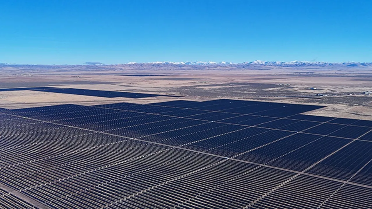  Pleasant Valley Solar 1 was completed by Sundt Renewables with 220 workers after starting development in 2021. Image Source: Matrix Renewables 