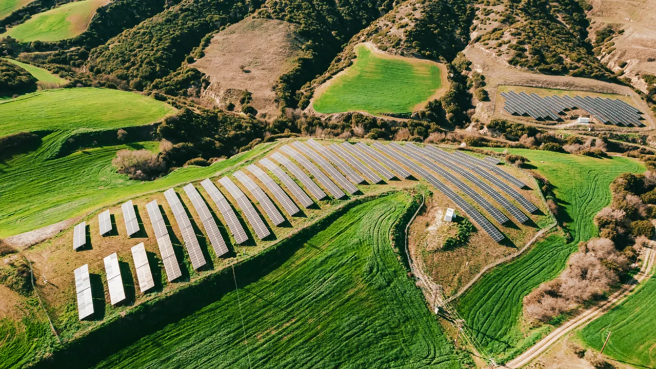  A total of 300 MW had grid approval, with 311 MW pending, as output from new plants supports PPAs and the GAIA tariff for Greek farmers. Image Source: MOTOR OIL Group 