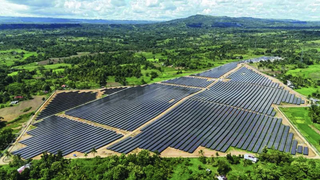  Sabaniah’s corrosive terrain posed mounting system risks, addressed using Trinasolar’s anti-corrosive mounting solutions.  Image Credit/Source: Trinasolar 