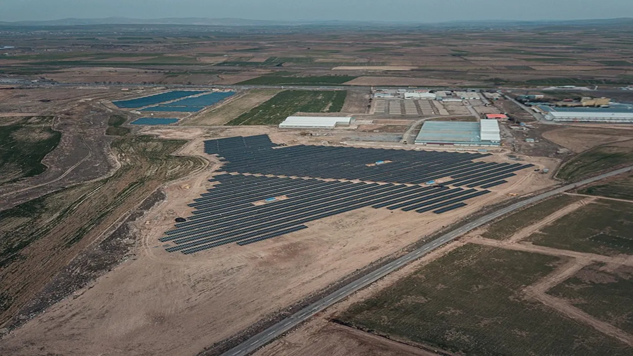  NLCIL’s solar project in Kutch secured TGERC’s approval for 200 MW supply to Telangana DISCOMs for Lift Irrigation and future demand. Image Credit/Source: Osman Arabacı/Pexels 