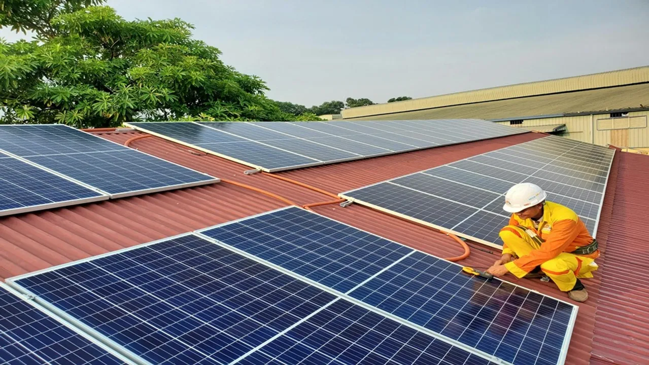  Roofsol Energy has developed 92.66 MW of rooftop and group captive solar assets across various Indian locations. Image Credit/Source: Trinh Tran/Pexels 