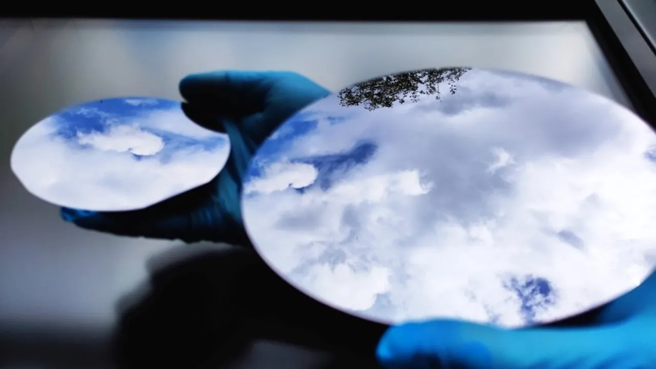  Fraunhofer ISE and III/V-Reclaim have fabricated 4-inch and 6-inch InP-on-GaAs wafers with scalable potential to 8 inches.  Image Source: Fraunhofer ISE 