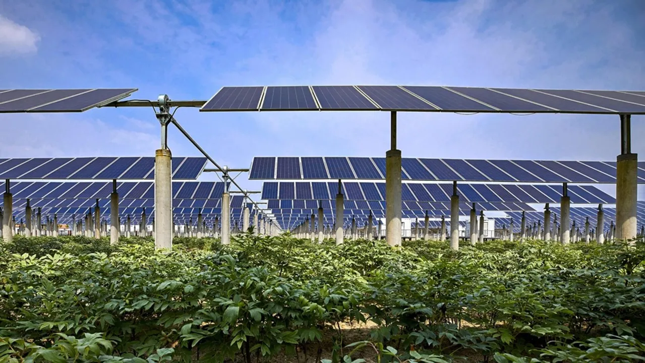 Aquila Clean Energy EMEA began work on a 52 MW agrivoltaic project in Catania, part of its 4.4 GW solar and storage portfolio across Italy. Image Source: Aquila Clean Energy 
