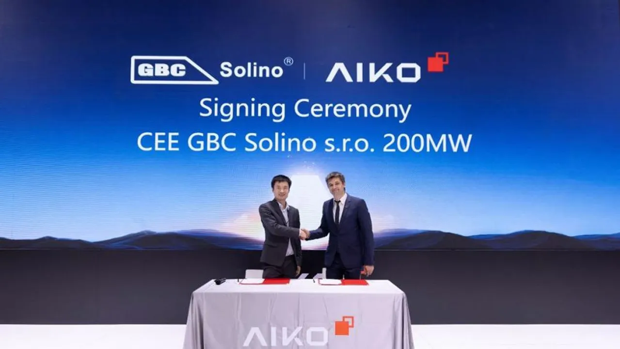  The deal was finalized during Intersolar Europe 2025 and targets EPCs and installers in Austria and the Czech Republic. Image Source: Aiko Solar 