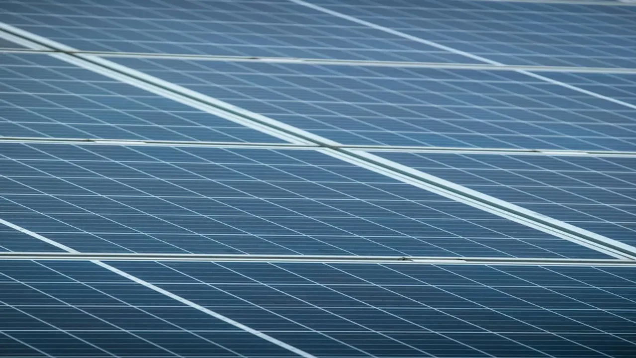  Absolute Energy’s 1.4 GW project pipeline was expected to cut 380,000 metric tons of CO₂e emissions annually across multiple Italian sites. Image Credit/Source: Markus Spiske/Pexels 