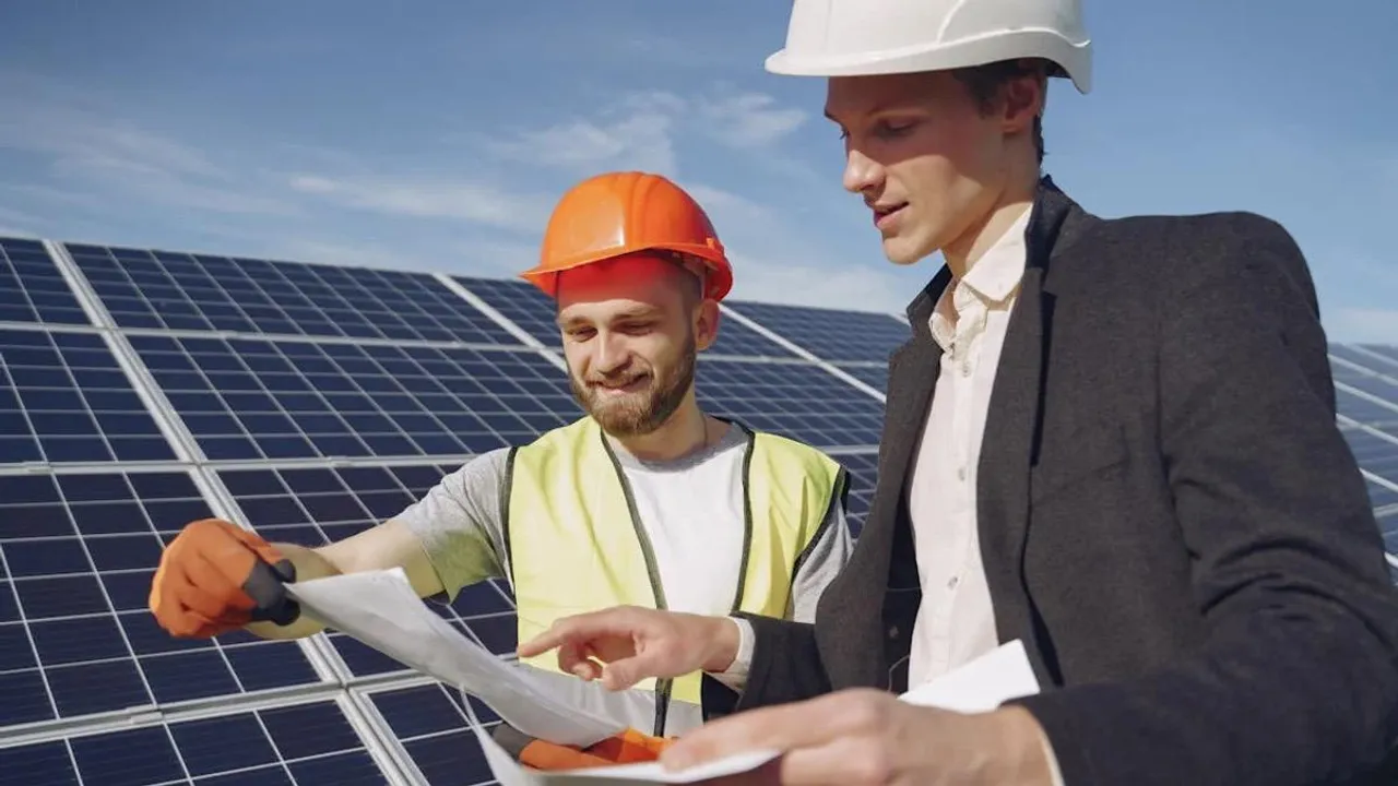  Nearly 27 % of solar generation in April was exposed to zero or negative prices for 75 total hours.  Image Credit/Source: Gustavo Fring/Pexels 