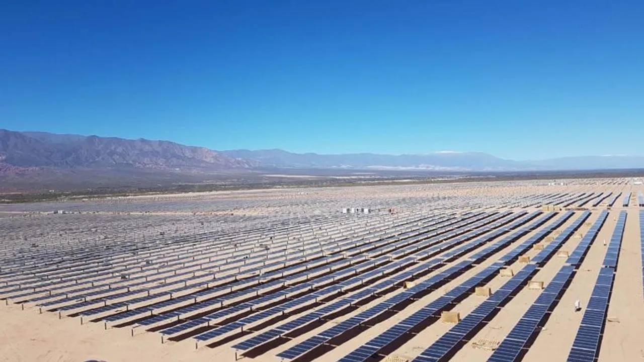 The 124 MW solar portfolio with battery storage has been funded through non-recourse financing led by Santander Bank.
