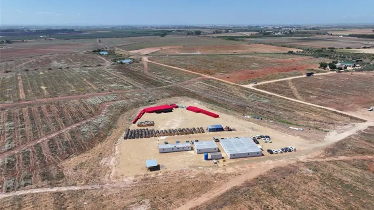  Plenitude's Entrenúcleos project used green steel structures during construction in Andalusia. Image Source: Plenitude 