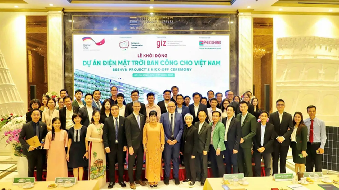  Around 100 solar-powered balcony units have been planned in Ho Chi Minh City between June 2025 and April 2027. Image Credit/Source: Solar BK 