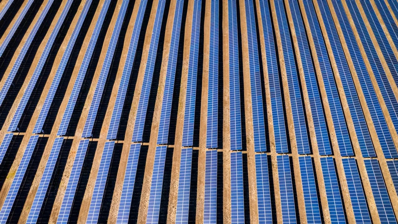  Leeward Renewable Energy has projected $29 million in local and state property tax revenue across both projects. Image Credit/Source: Mark Stebnicki/Pexels 