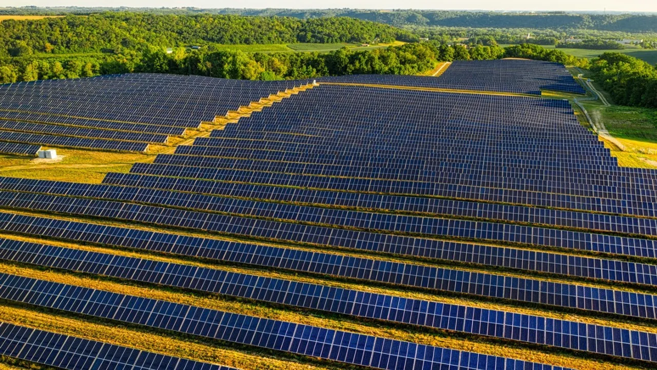  The study by Birla Institute has shown a full farm power transition to solar is achievable by 2027–2033 with phased 10–25 % rollout. Image Credit/Source: Tom Fisk/Pexels 