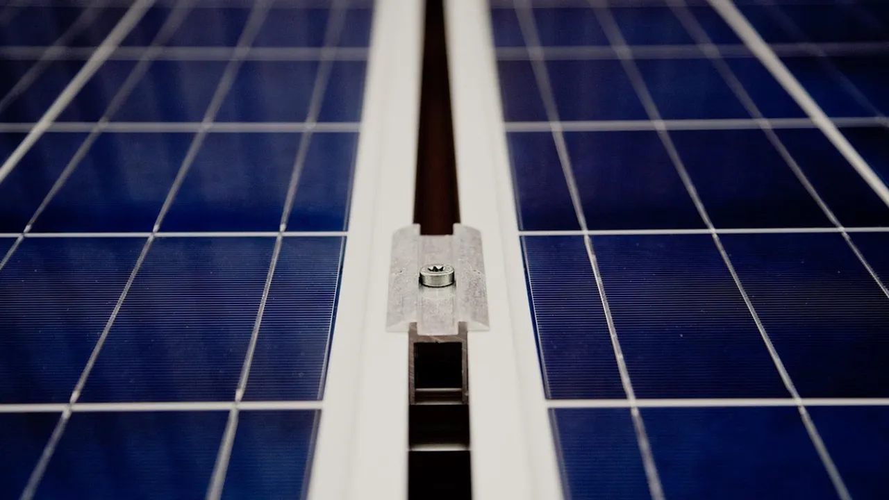  MIT research has shown that wire sawing alone has reduced PV system costs by $5 per watt over time. Image Credit/Source: markusspiske/Pixabay 