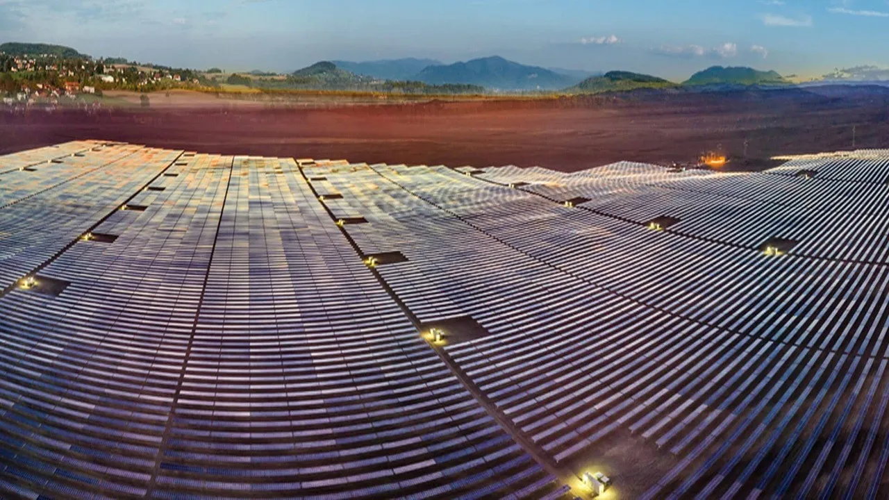  Sterling & Wilson has secured an EPC package for a 245 MW grid-connected solar PV project in Gujarat from a PSU developer. Image Credit/Source: Sterling & Wilson 