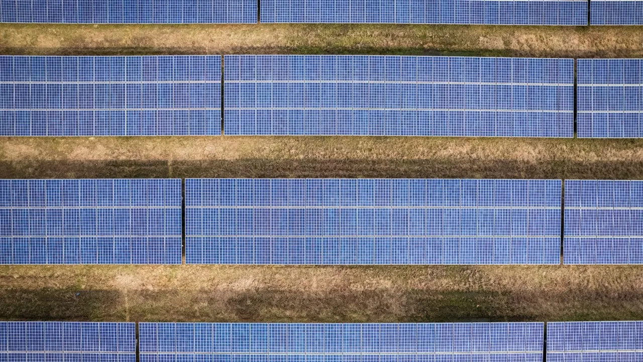  China’s solar industry has lost $40 billion in 2024 as severe overcapacity and falling prices were pressuring companies across segments. Image Credit/Source: Mark Stebnicki/Pexels 