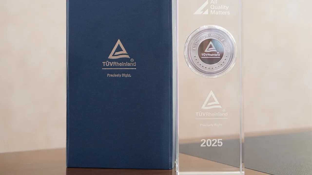  Infinity RT modules have shown strong UV aging resistance under extreme outdoor exposure. Image Source: DMEGC Solar 