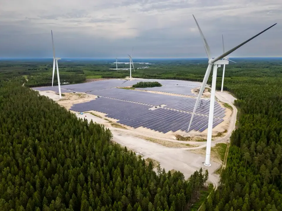  Skåramåla hybrid park by European Energy in Sweden combined solar and wind capacity for reliable annual electricity generation. Image Source: EuropeanEnergy 