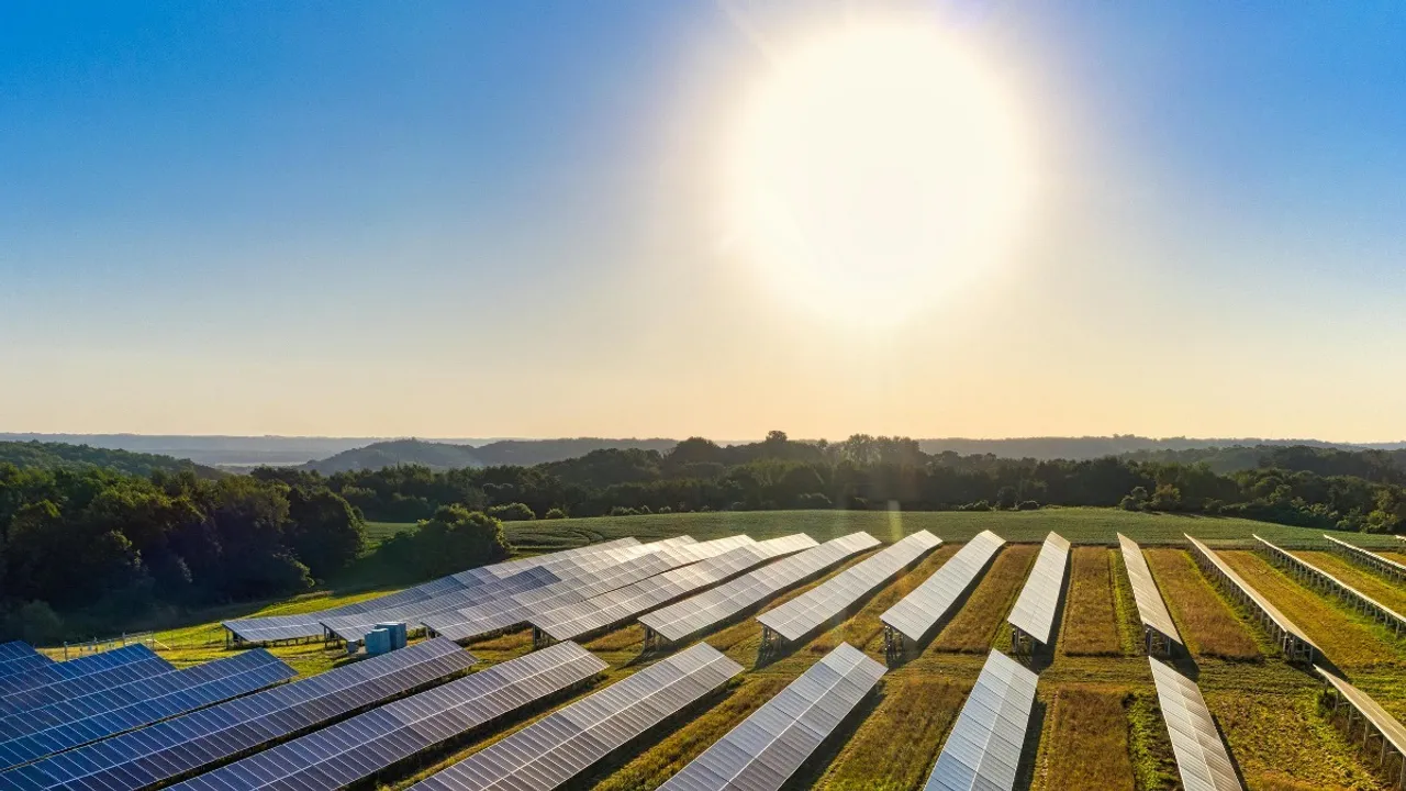  The Solar for All initiative had targeted 900,000 households and 200,000 jobs nationwide. Image Credit/Source: Tom Fisk/Pexels 