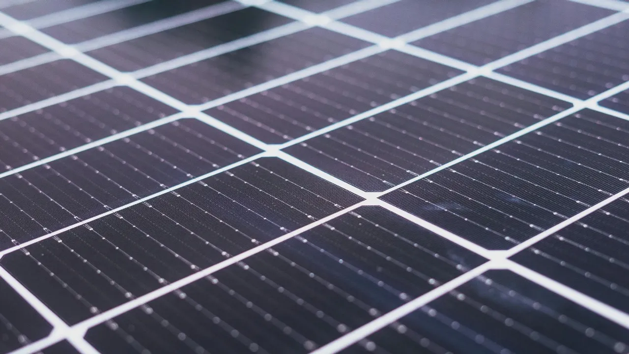  ALMM capacity has surpassed 15 GW annually following MNRE’s latest inclusion of Indian firms. Image Credit/Source: Los Muertos Crew/Pexels 