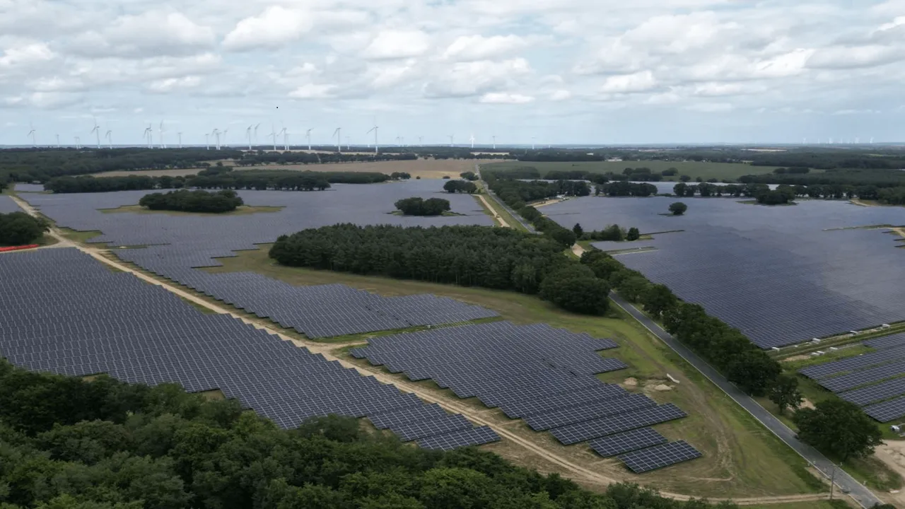  The Brandenburg plants have adopted DAS Solar’s 580 W modules for reliable energy yield. Image Credit/Source: DAS Solar 