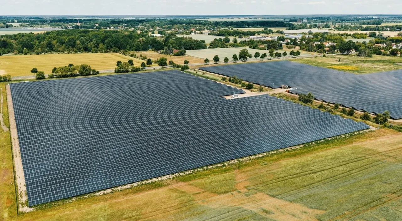 The Gorgast solar park cluster has converted unused brownfield land into a productive 45 MWp solar facility in Brandenburg. Image Source: AMPYR Solar Europe (ASE) 