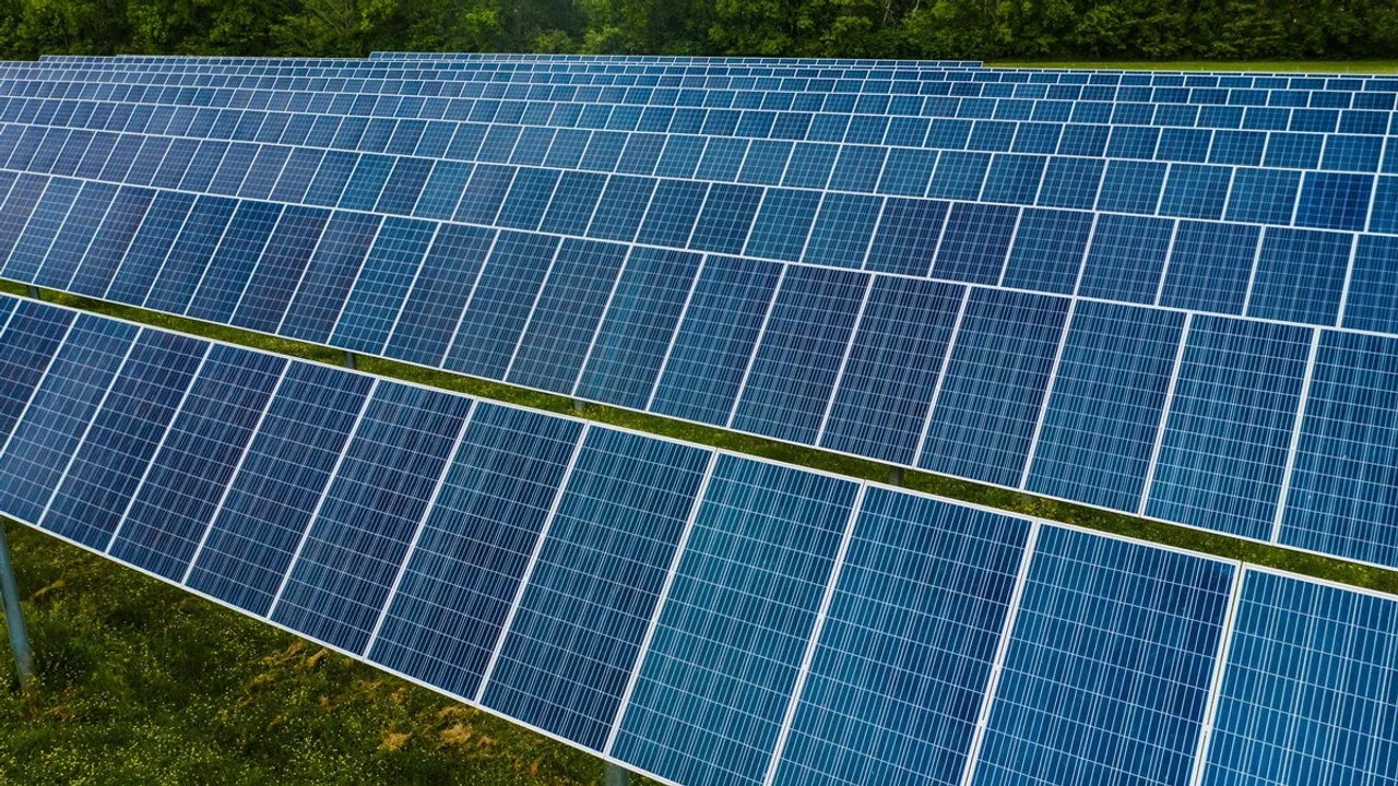  The addition of 34 NHS trusts has expanded Great British Energy’s solar programme to nearly 260 sites across England. Image Credit/Source: Kelly/Pexels 