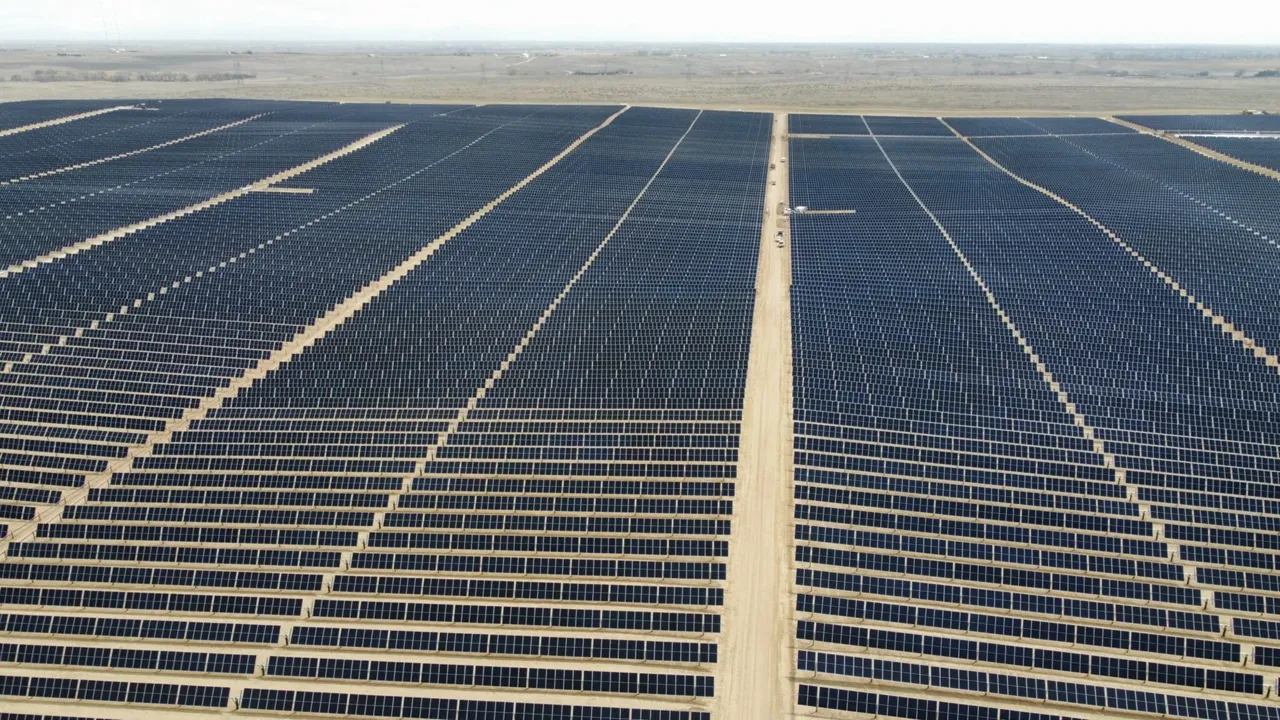  The Black Hollow Sun project has entered its final phase with 139 MWp under construction in Colorado. Image Credit/Source: ContourGlobal 