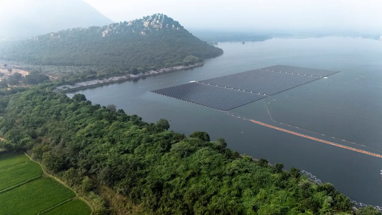  Fusio® has introduced a triangular floating design that improved stability, logistics efficiency, and energy yield across large-scale solar plants. Image Source: Ciel & Terre 