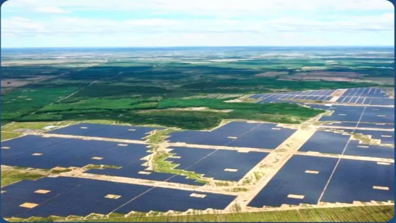  The Loc Ninh solar plant has helped reduce 800,000 tons of CO₂ each year in Vietnam. Image Credit/Source: JA Solar/ Linkedin 