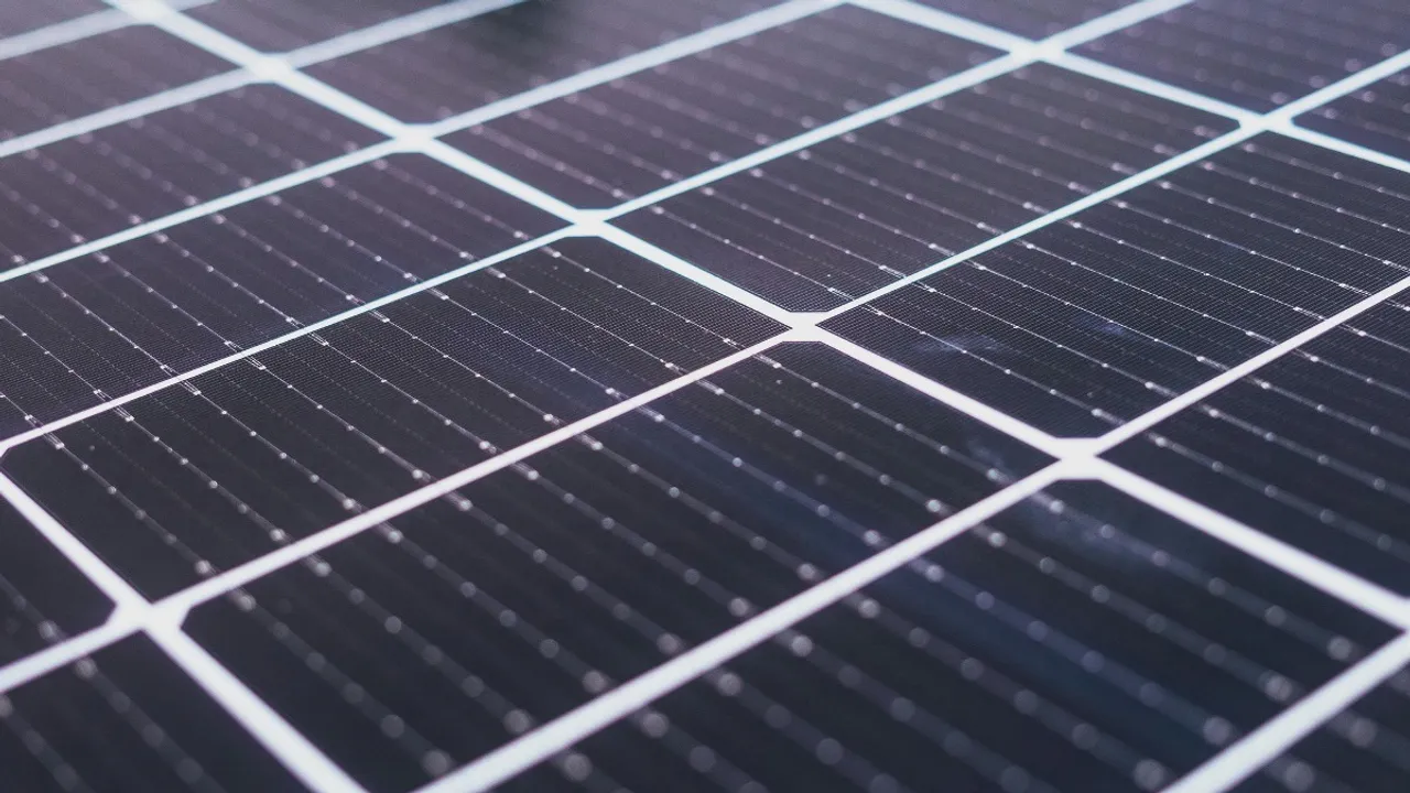  The agreement has assigned manufacturing duties to Solarmint while Urja Global manages distribution. Image Credit/Source: Los Muertos Crew/Pexels 
