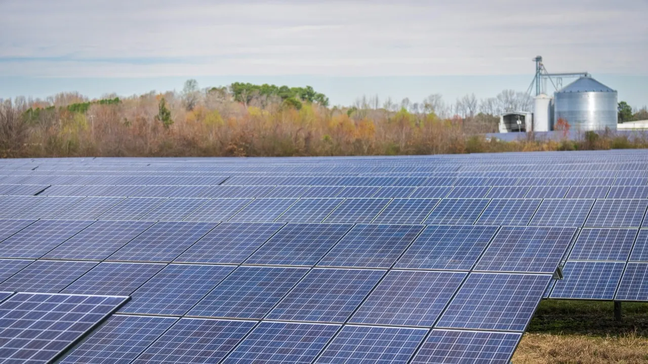  The two-hour battery setup has provided 1.07 GWh of planned capacity. Image Credit/Source: Mark Stebnicki/Pexels 