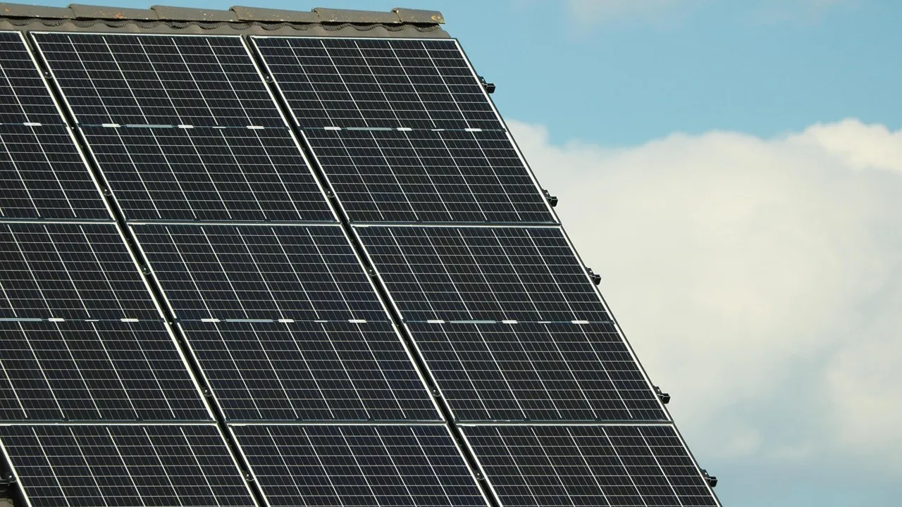  Waaree Solar Americas has clarified the award’s independence under applicable regulatory norms. Image Credit/Source: Caniceus/ Pixabay 