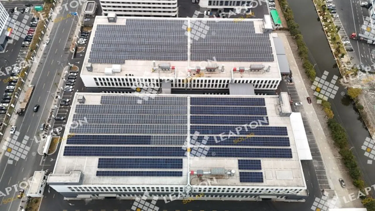 The installation has distributed 800 kW and 480 kW solar capacity across factory rooftop sections.   n