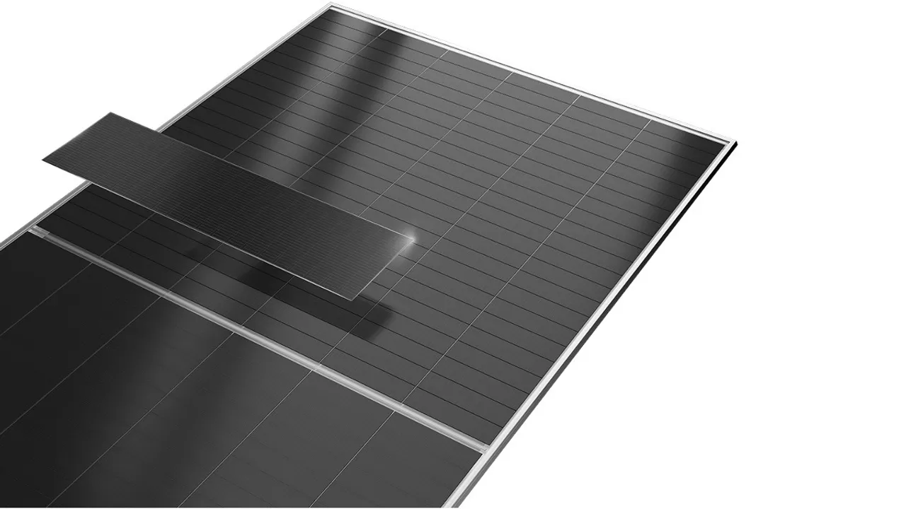  Tiger Neo 3.0 modules are engineered for high temperatures and sand-prone environments. Image Source: JinkoSolar 