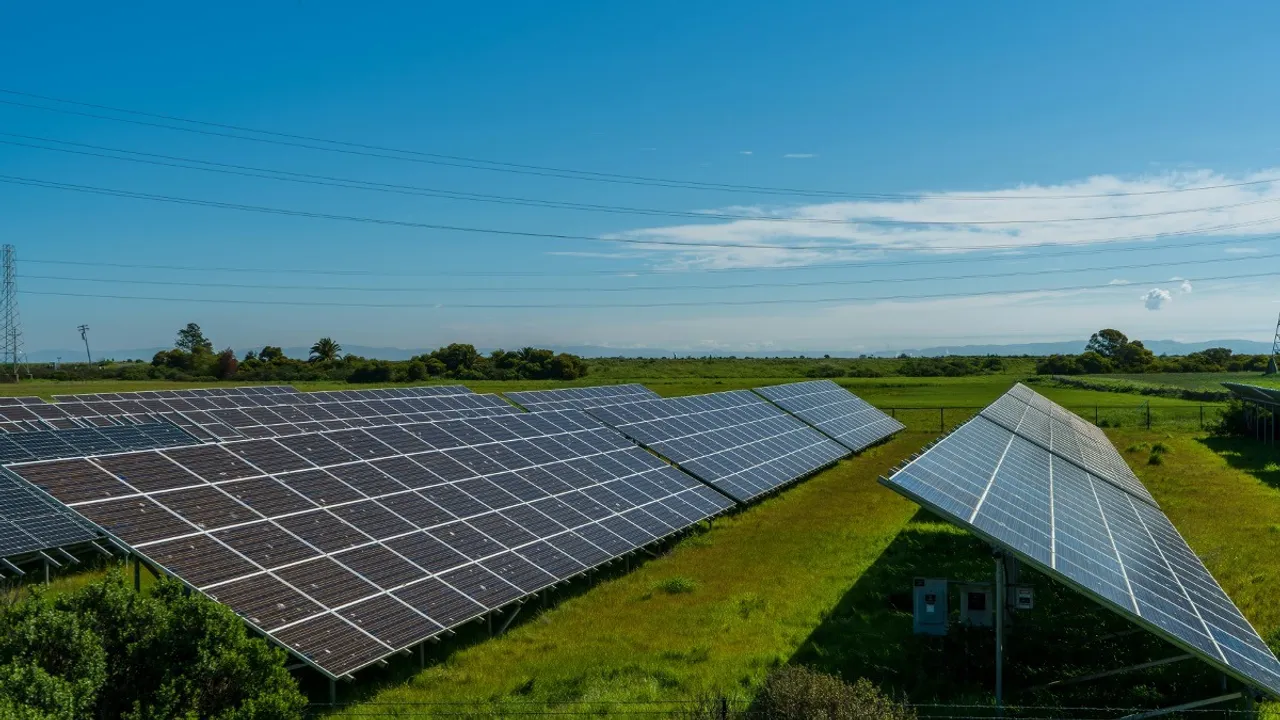  The clean energy ministry has asked implementation agencies to identify buyers for existing tenders. Image Credit/Source: ERod Photos/Pexels 
