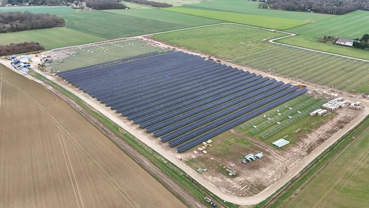  The Presnoy and Nargis solar projects totaling 41.21 MW were transferred turnkey to Tenergie in Loiret. Image Source: ABO Energy 