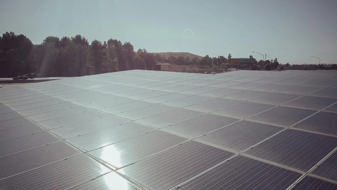  Selected developers will enter into 12-year PPAs with SECI under a tariff-based competitive bidding mechanism. Image Credit/Source: Kindel Media/Pexels 