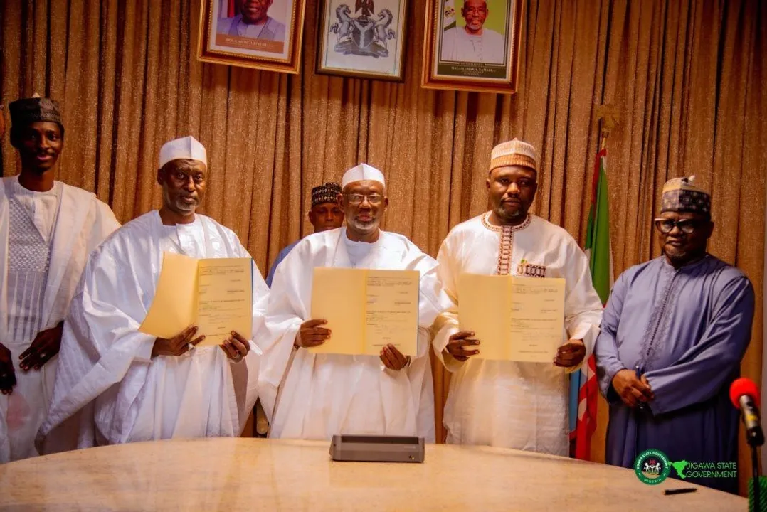  The agreement at the Government House supported Jigawa’s industrialisation plans and a proposed 100 MW solar power project. Image Source: Von.gov 