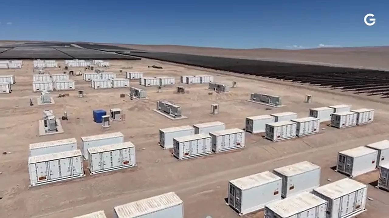 The Gabriela Phase IV project has added 272 MW solar and 1.1 GWh storage at 3,000 m elevation.