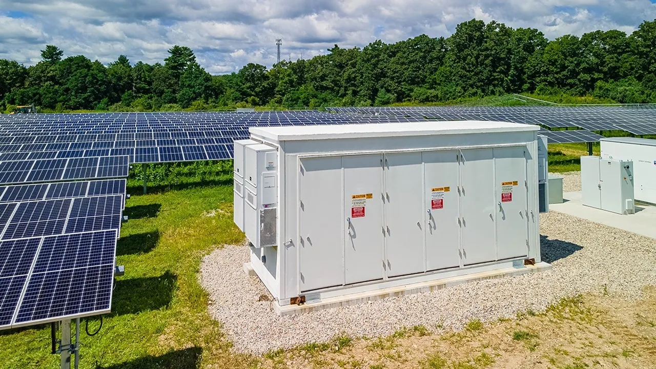 Solar and storage have accounted for 84% of new power capacity added to US grid in 2025.