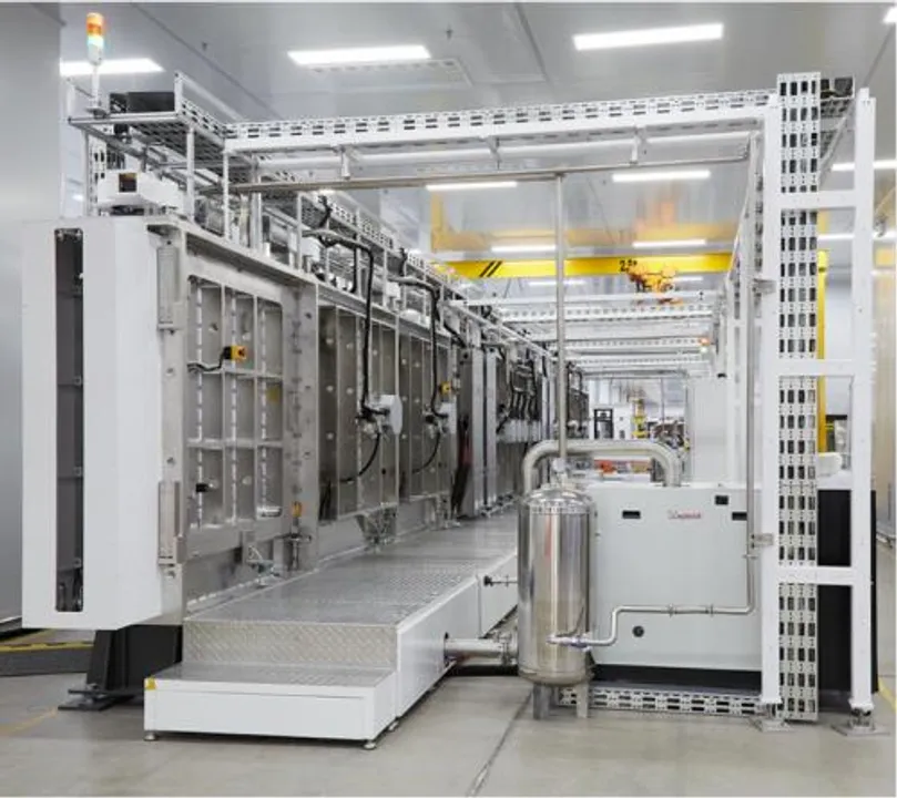  PV technology innovation through advanced perovskite production equipment. 