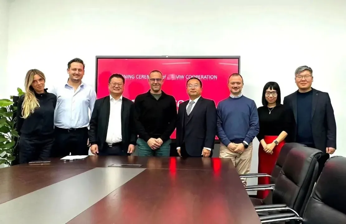  Solar sustainability expands as Akcome Technology strengthens global partnerships. Illustration by qpic. 