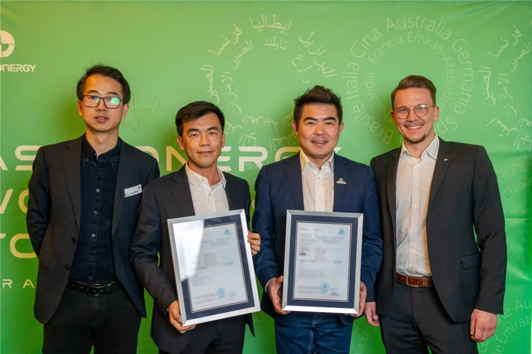  ZBB-TF technology helps in a 20% reduction in silver paste consumption while enhancing current carrier collection efficiency and aesthetics. Illustration from Astronergy. 