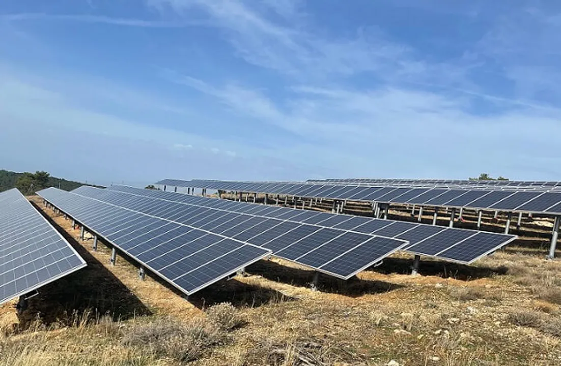  Sonnedix, with 3 GW operating capacity, secures a €260 million green loan for substantial PV projects in Italy, enhancing the nation's renewable energy landscape. (Image Credit: Sonnedix).  