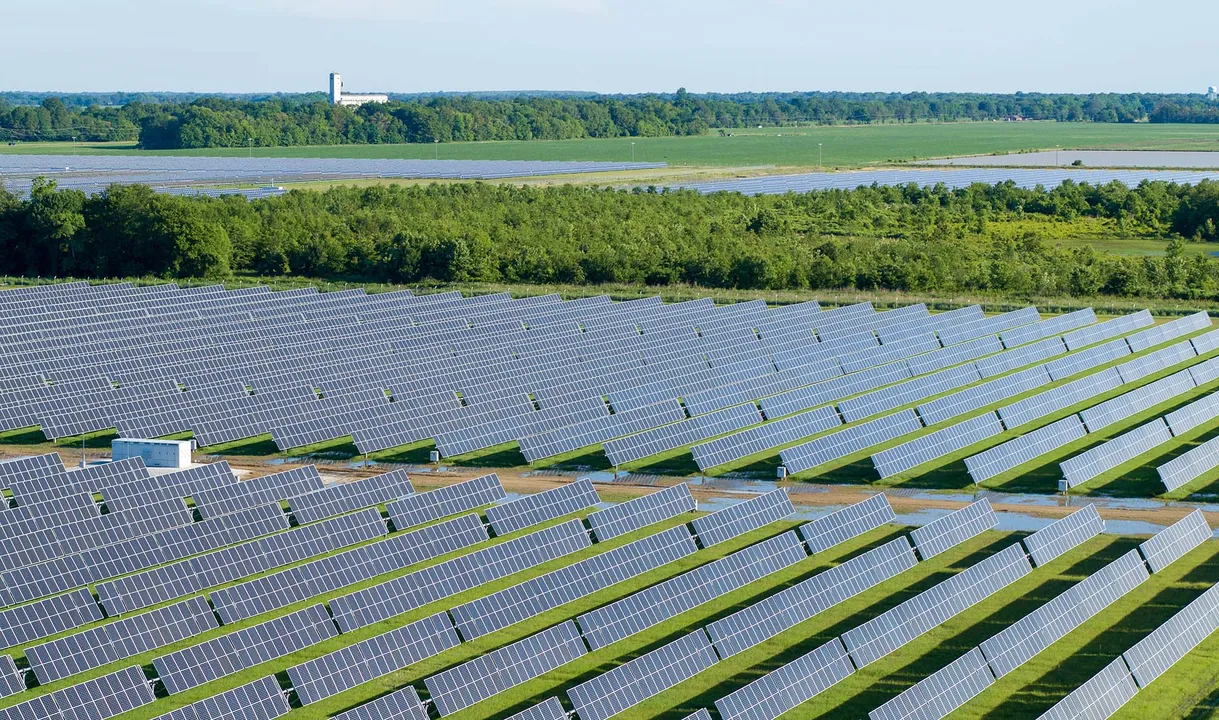  Microsoft partners with Recurrent Energy, purchasing 100% of Bayou Galion Solar's energy to achieve its carbon-negative goal by 2030. (Image Credit: Recurrent Energy).  