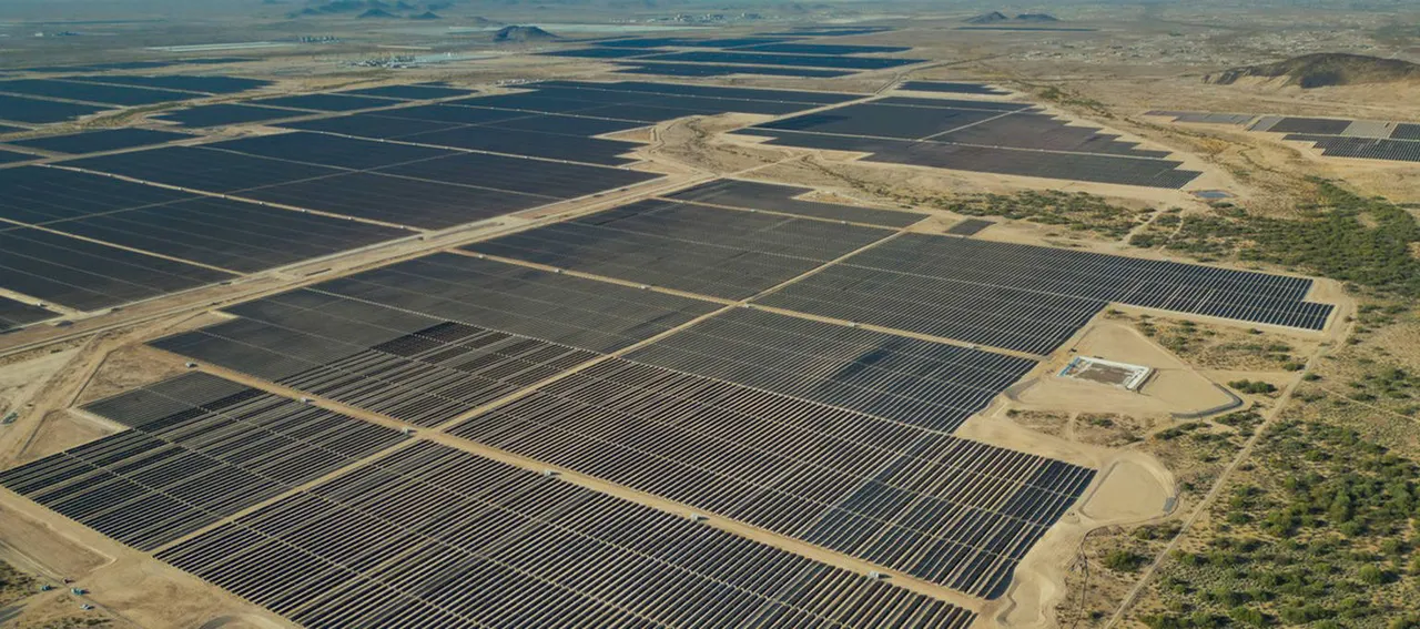  Longroad Energy's Serrano PV plant secures financing for its development in Arizona. (Image Credit: Longroad Energy).  