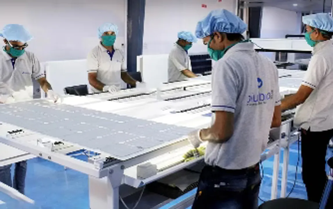  Bluebird Solar's expansion focuses on high-efficiency TOPCon modules (580W-650W). (Image Credit: Bluebird Solar).  